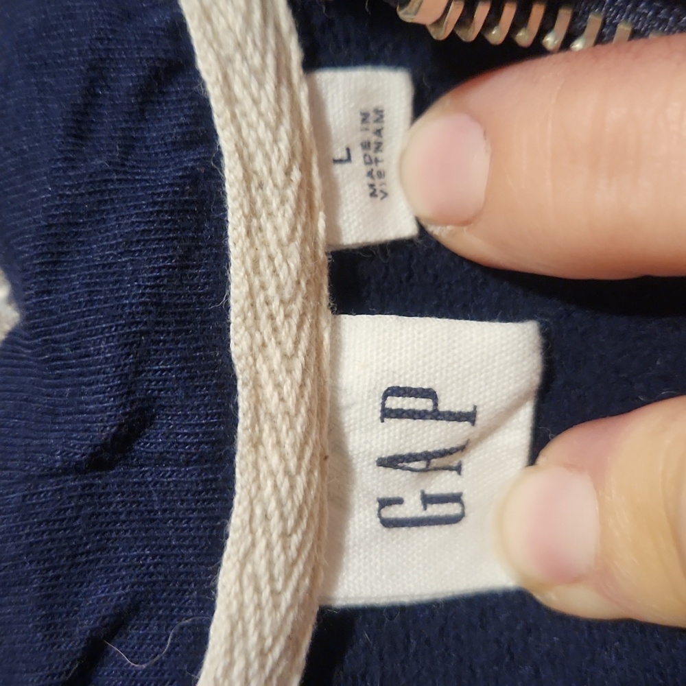 GAP Sweater - Picture 5 of 6